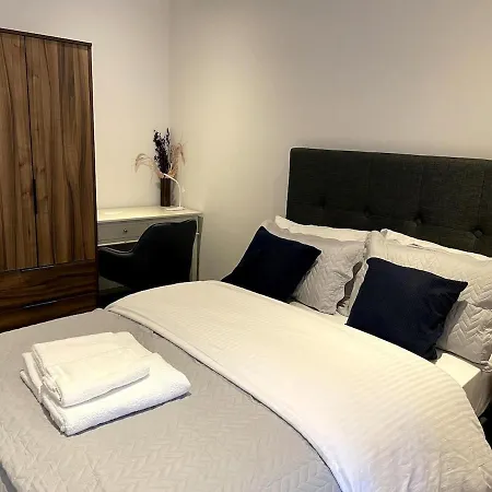 1 Bed With Car Park Cosy Centre Apartment *