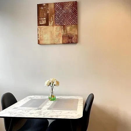 1 Bed With Car Park Cosy Centre * Bradford (West Yorkshire)