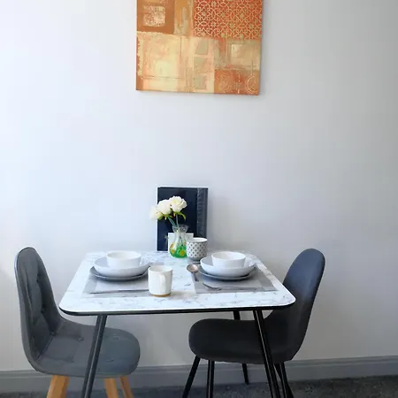 1 Bed With Car Park Cosy Centre