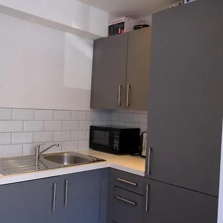 1 Bed With Car Park Cosy Centre Apartment *