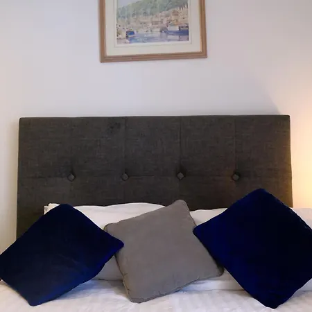 1 Bed With Car Park Cosy Centre *